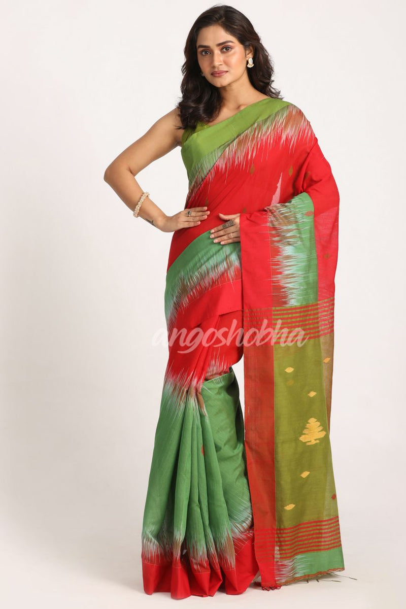 Red Dark Green Cotton Blend Handloom Tie Dye Jamdani Saree