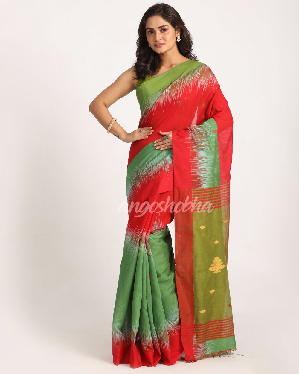 Red Dark Green Cotton Blend Handloom Tie Dye Jamdani Saree angoshobha