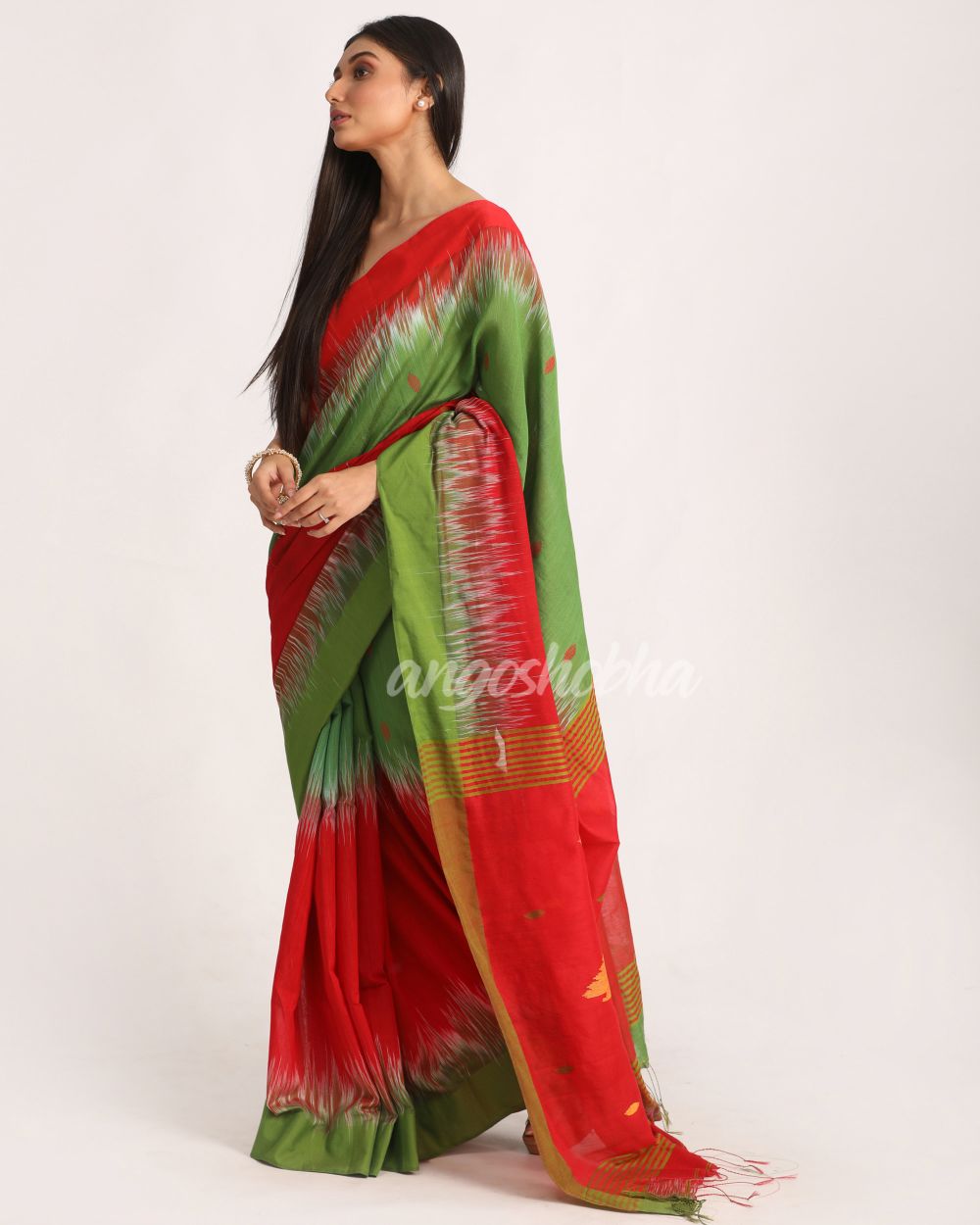Red Green Cotton Blend Handloom Tie Dye Jamdani Saree angoshobha