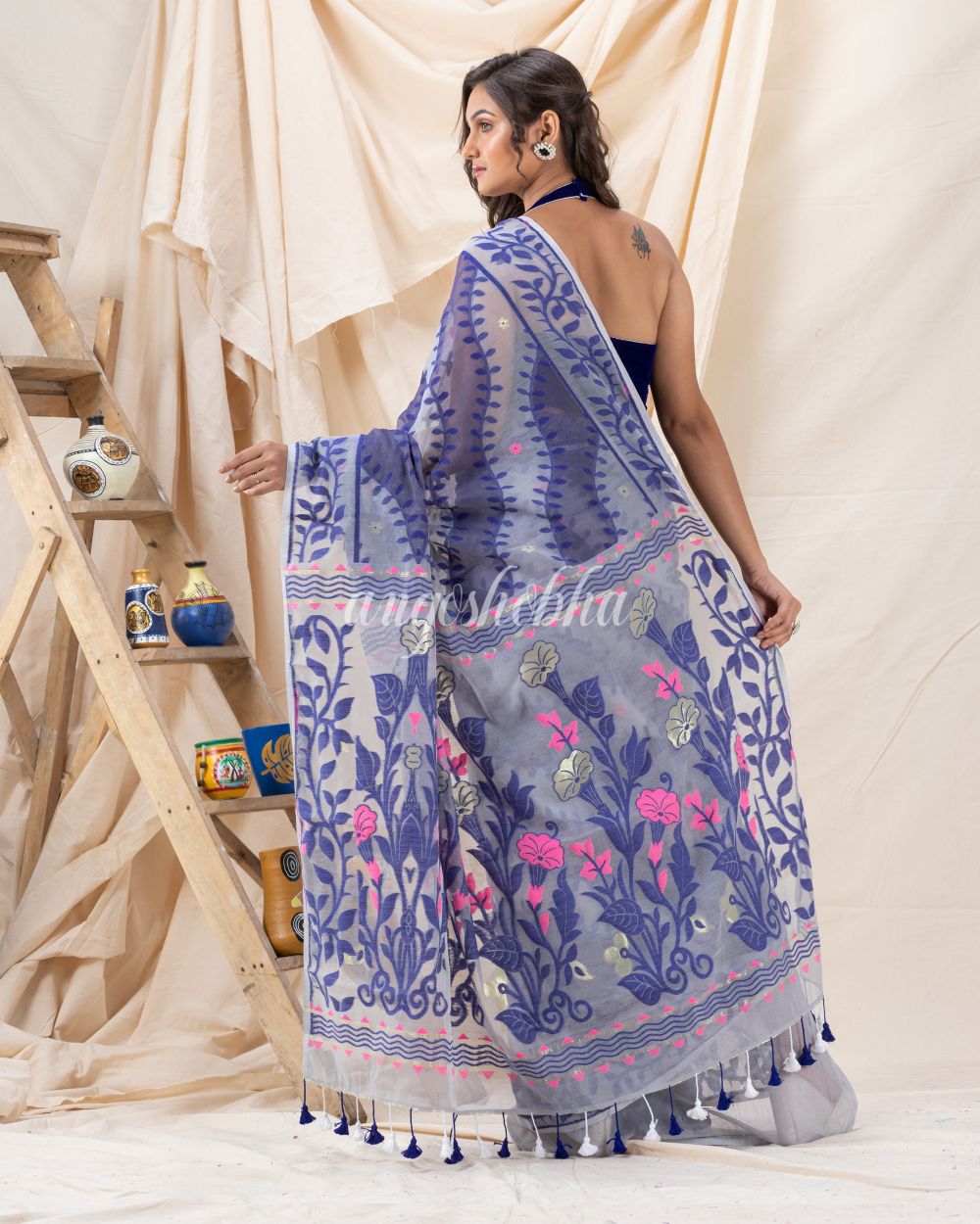 dhakai jamdani saree