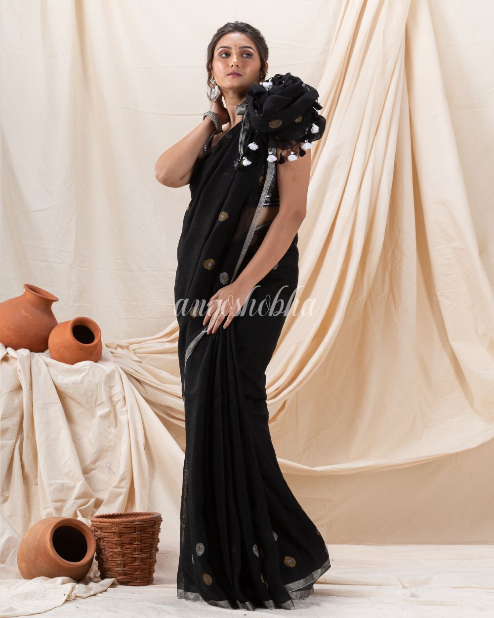 Traditional Black Linen Jamdani Saree angoshobha