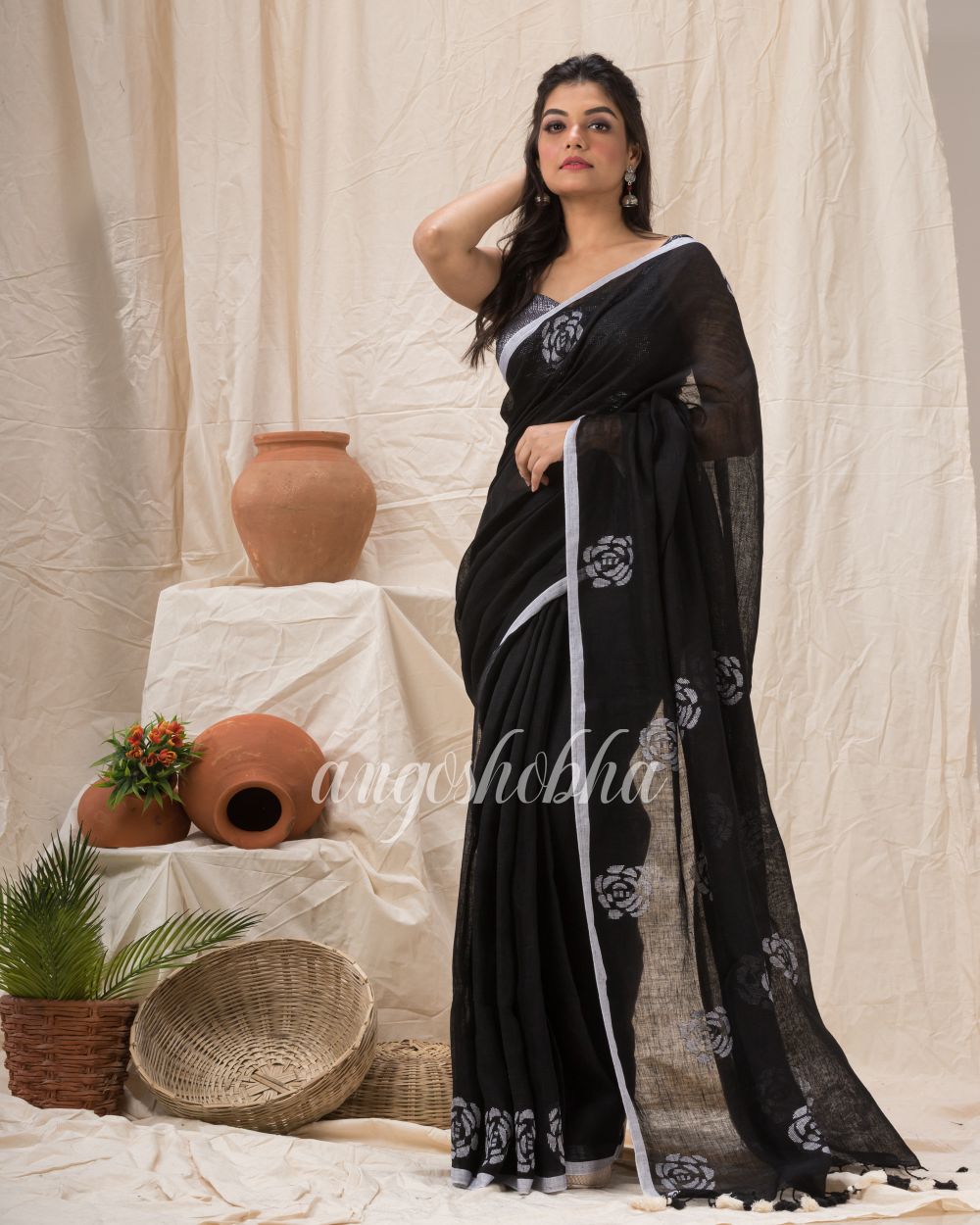 Traditional Black White Linen Jamdani Saree angoshobha