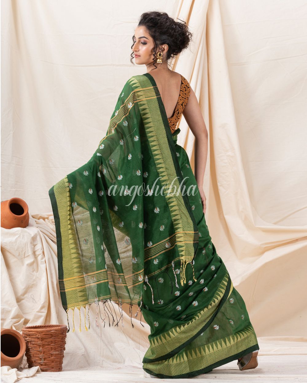 Traditional Cotton Blend Dark Green Handloom Saree angoshobha