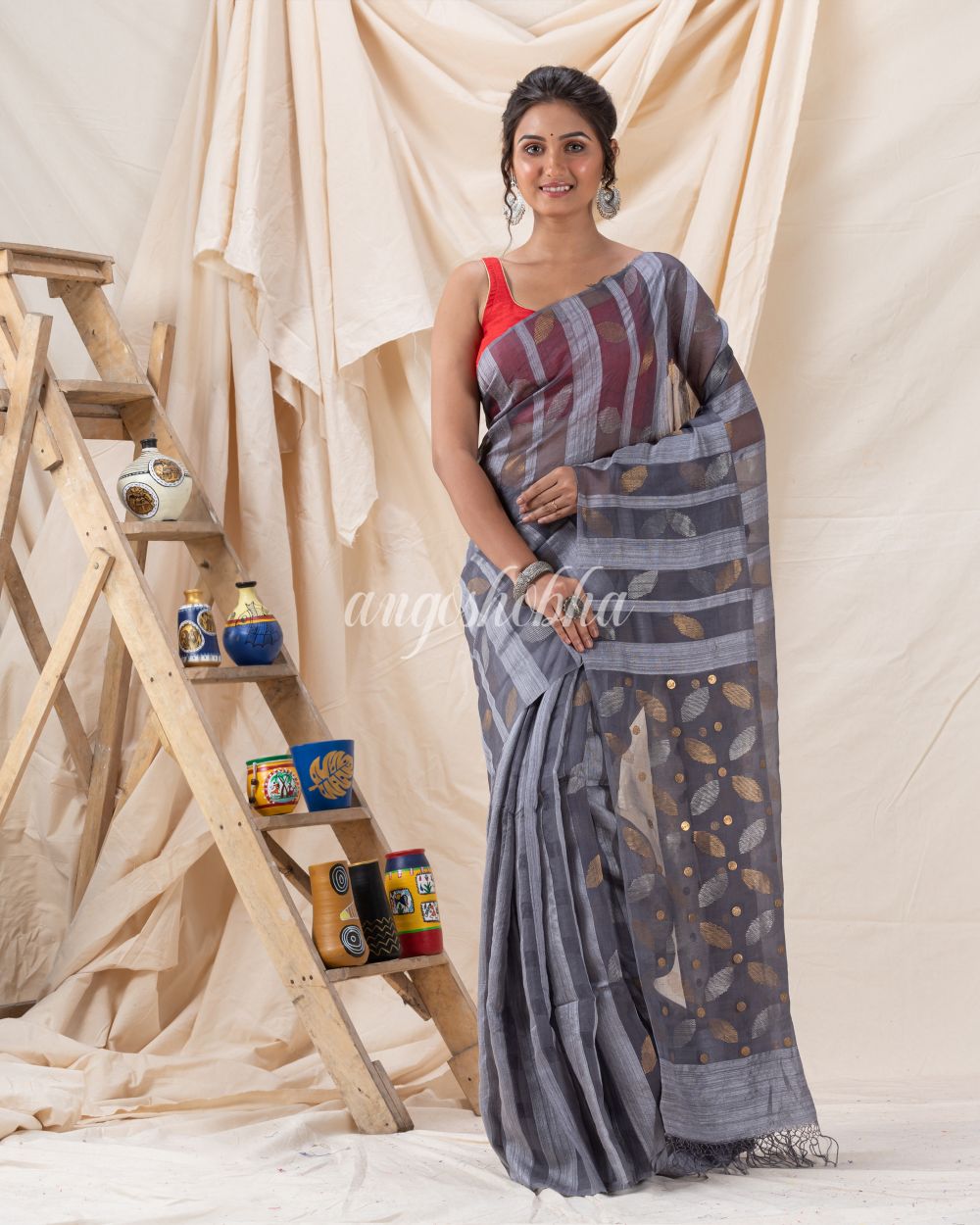 Traditional Silver Grey Soft Matka Silk Jamdani Saree angoshobha