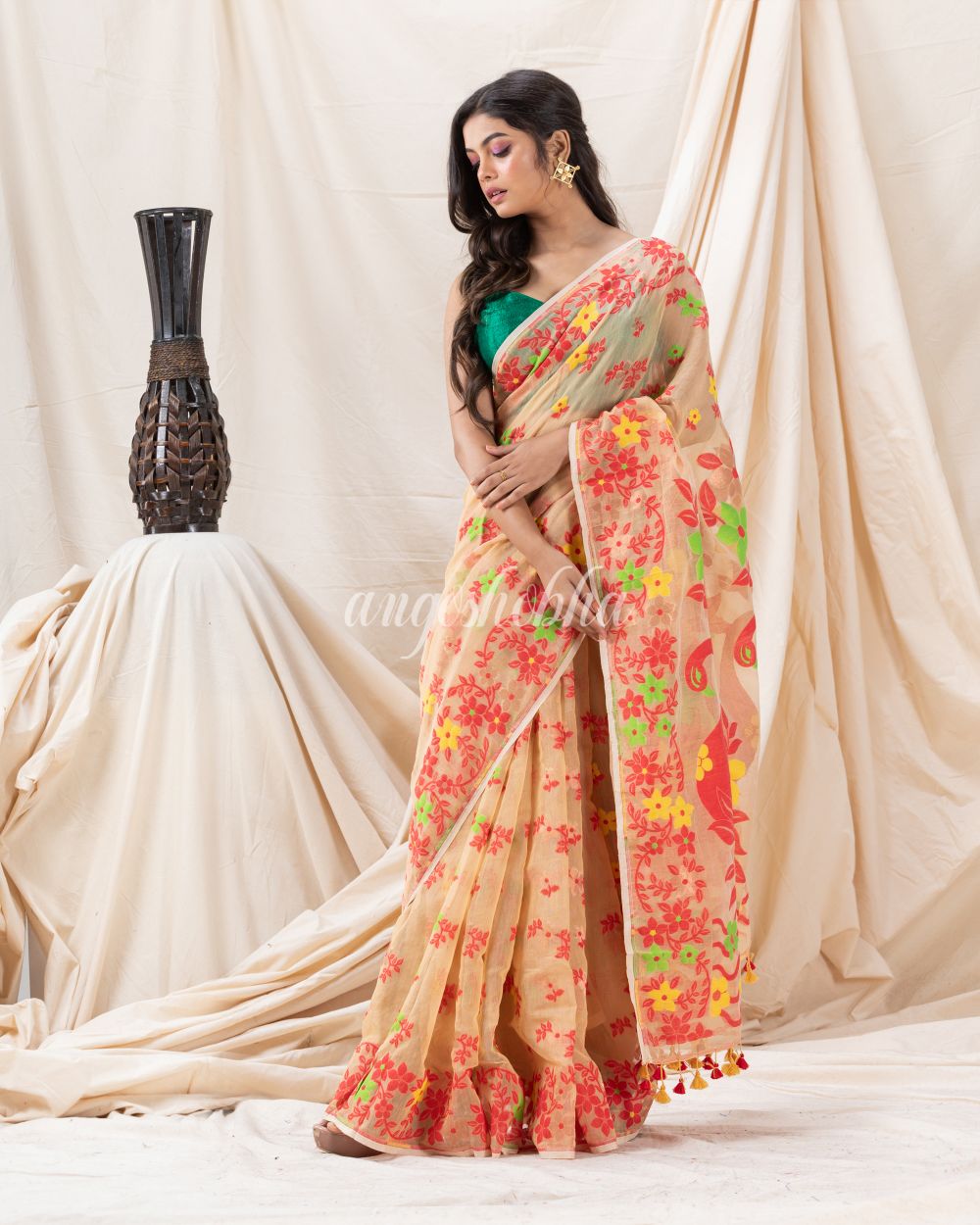 Traditional Tan Cotton Blend Soft Dhakai Jamdani Saree angoshobha