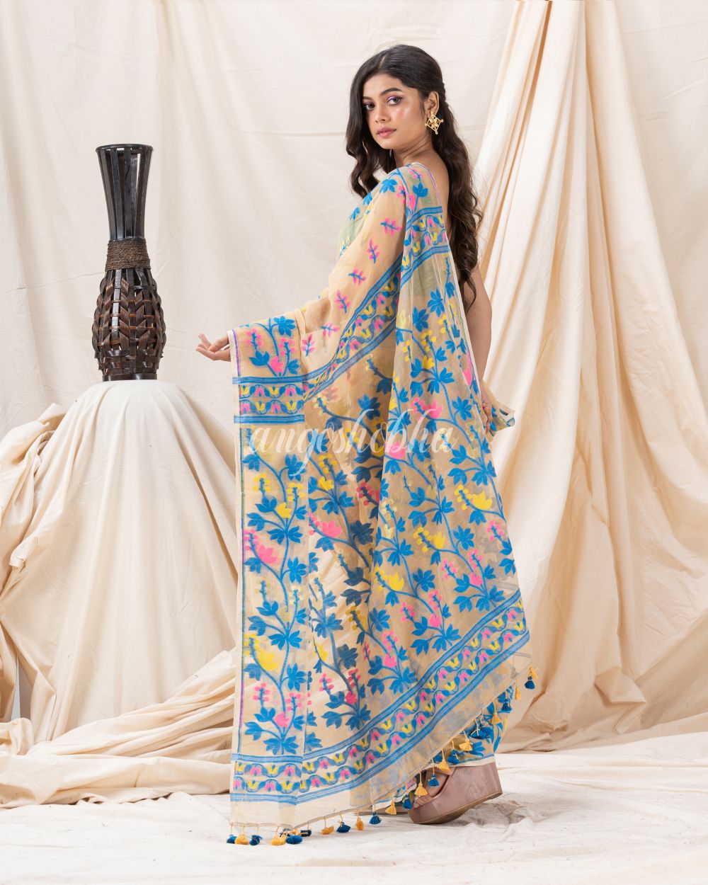 Traditional Tan Creeper Soft Dhakai Jamdani Saree angoshobha