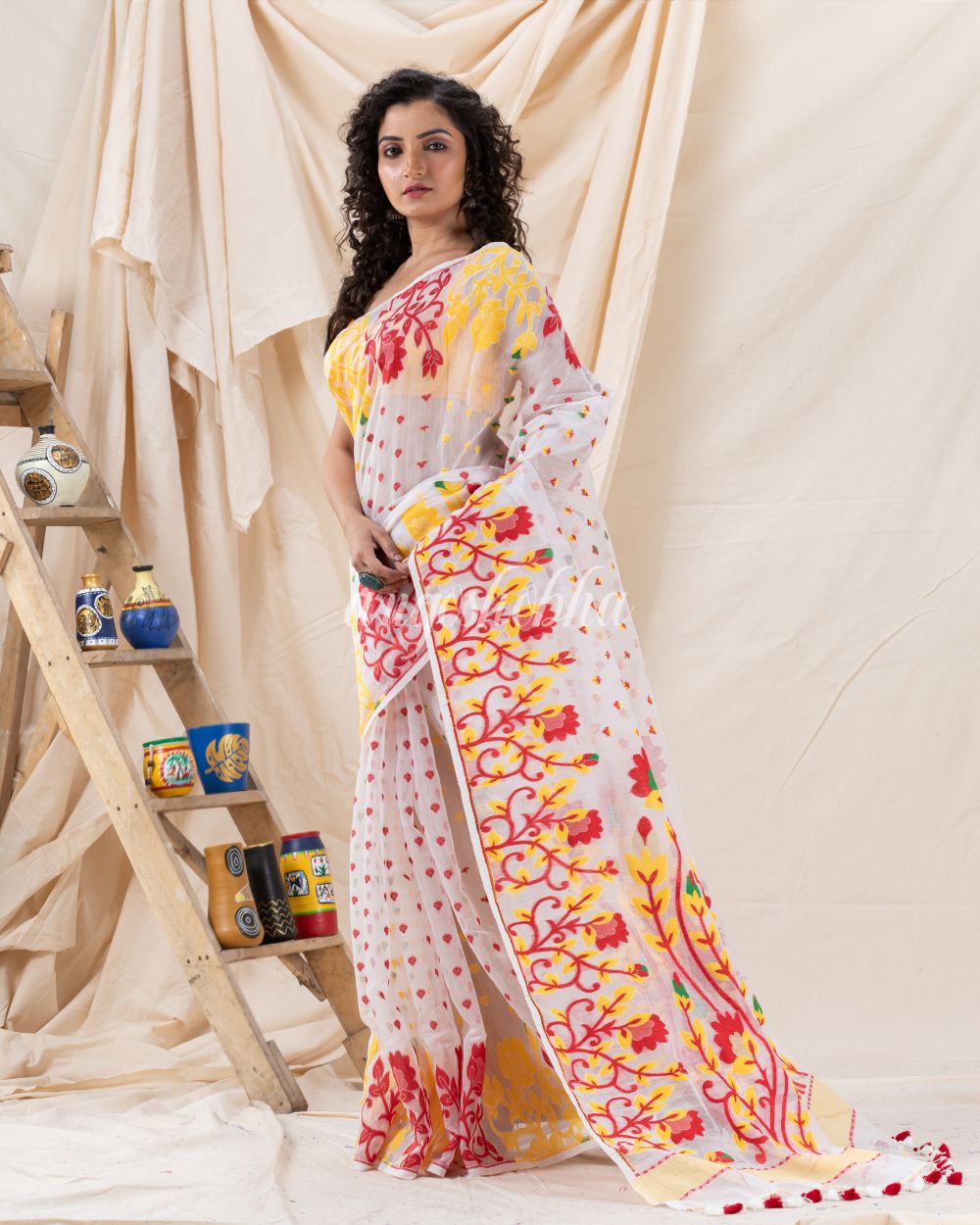 Traditional White Soft Dhakai Creeper Jamdani Saree