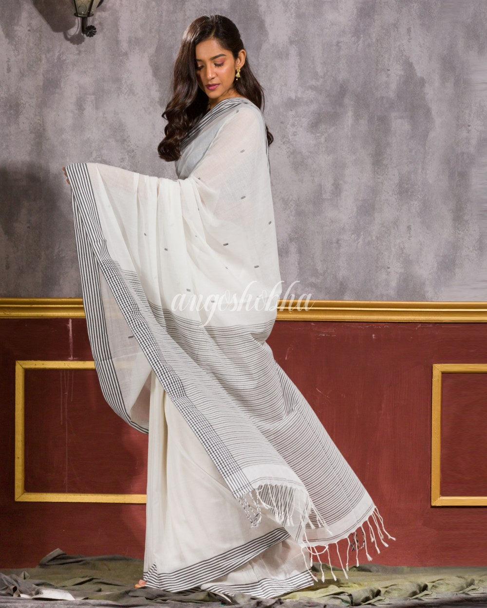 White Handwoven Cotton Saree angoshobha
