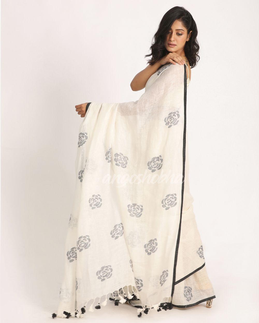 White Traditional Handloom Linen Jamdani Saree angoshobha