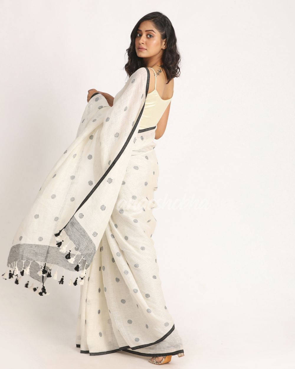 White Traditional Handloom Linen Jamdani Saree angoshobha