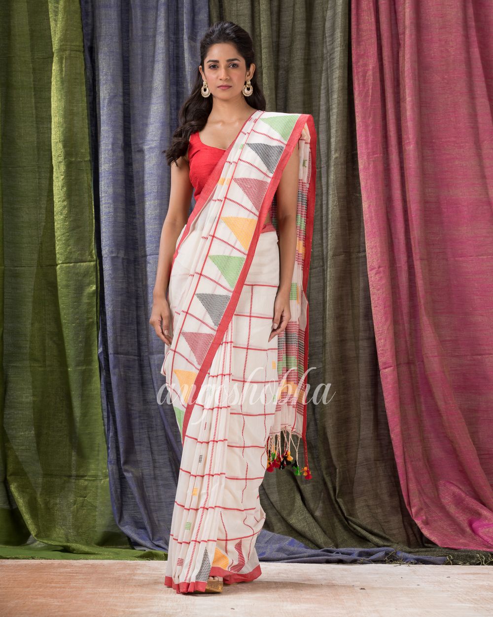 White Traditional Jamdani Cotton Saree angoshobha