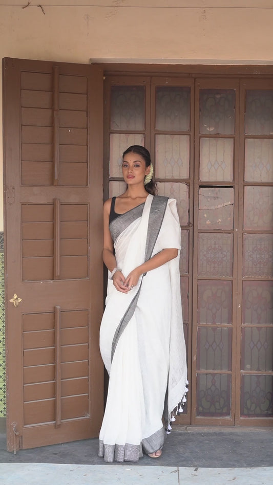 Off White Linen Black Border With Zari Pallu Handloom Saree